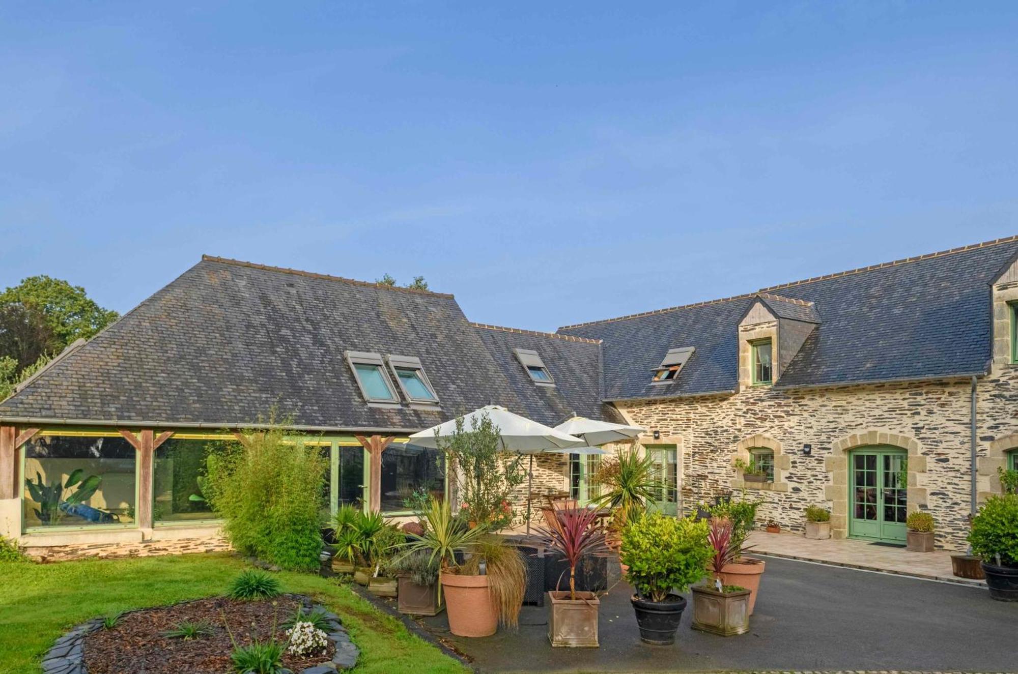 Les Pierres Bleues Bed & Breakfast Saint-Coulitz Luaran gambar