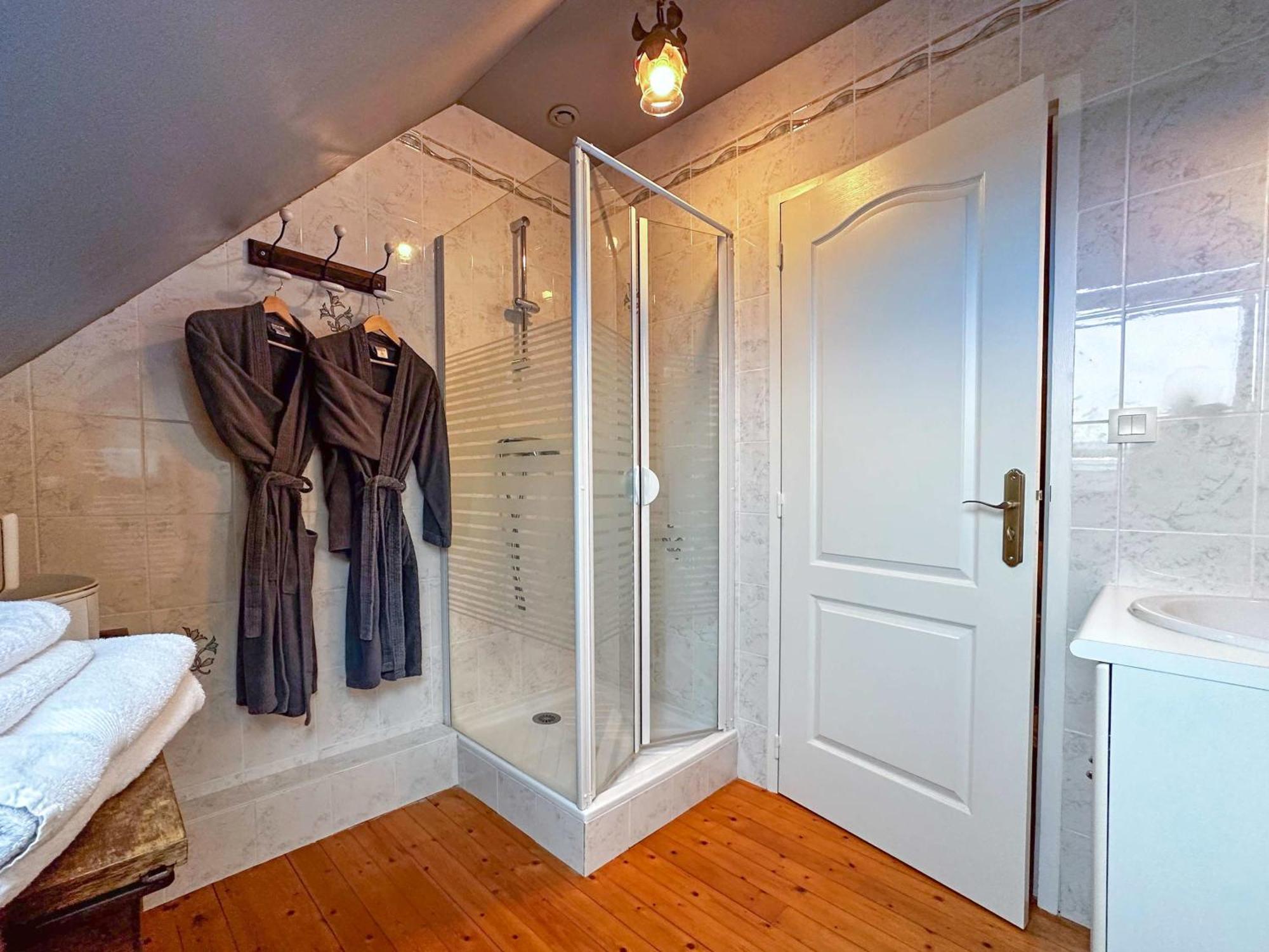 Les Pierres Bleues Bed & Breakfast Saint-Coulitz Luaran gambar