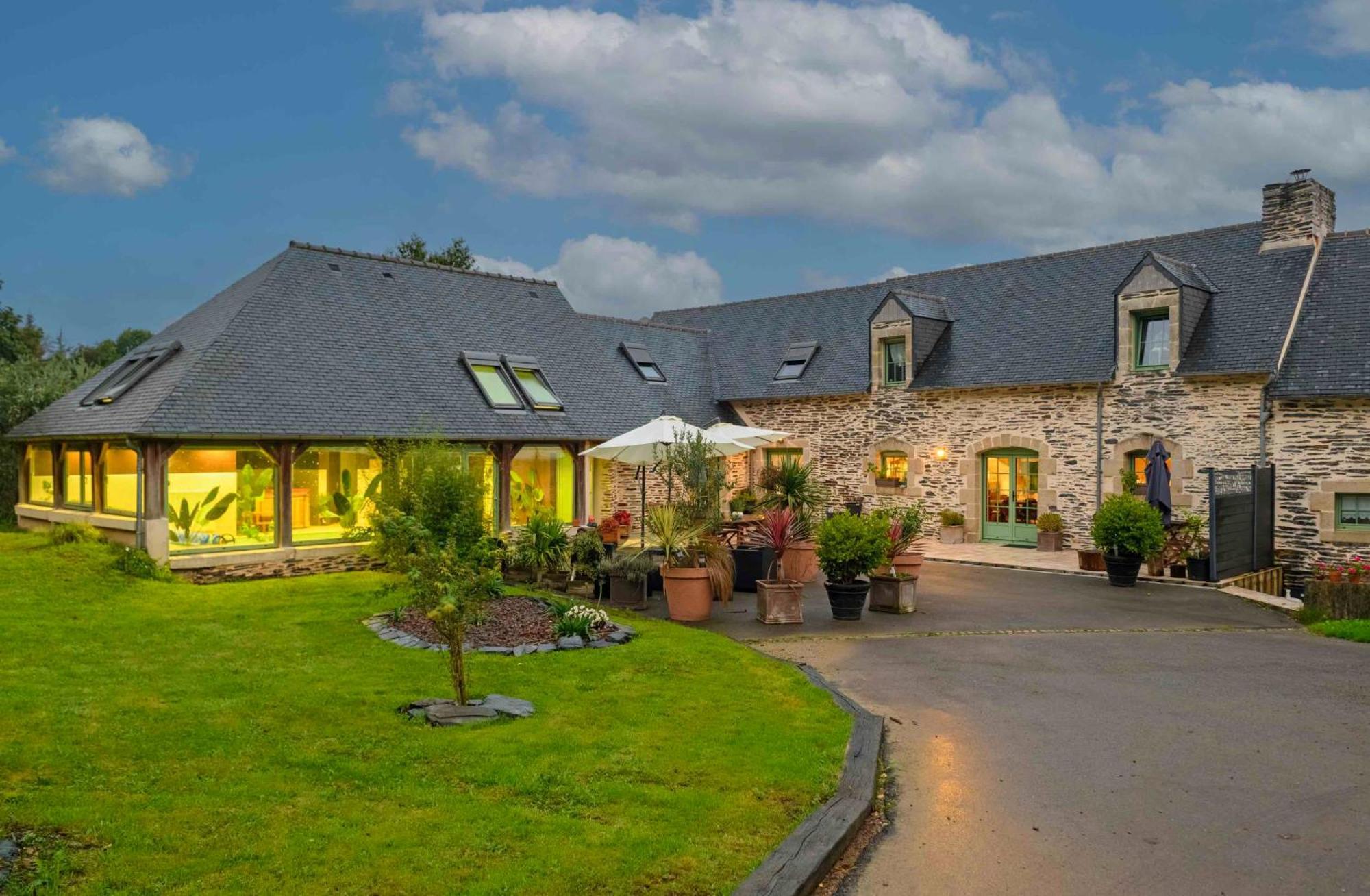 Les Pierres Bleues Bed & Breakfast Saint-Coulitz Luaran gambar