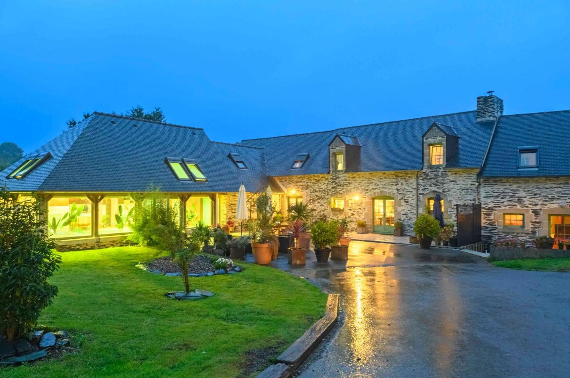 Les Pierres Bleues Bed & Breakfast Saint-Coulitz Luaran gambar